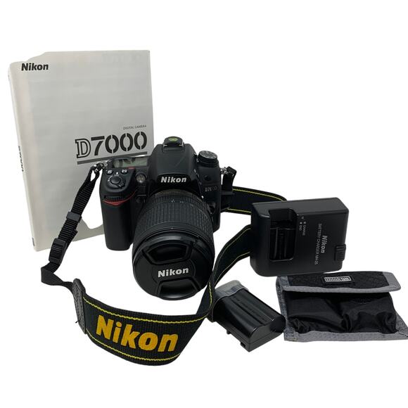 Nikon D7000 16.2 Megapixel Digital SLR Camera W/18-105mm Lens + Accessories - Picture 1 of 14